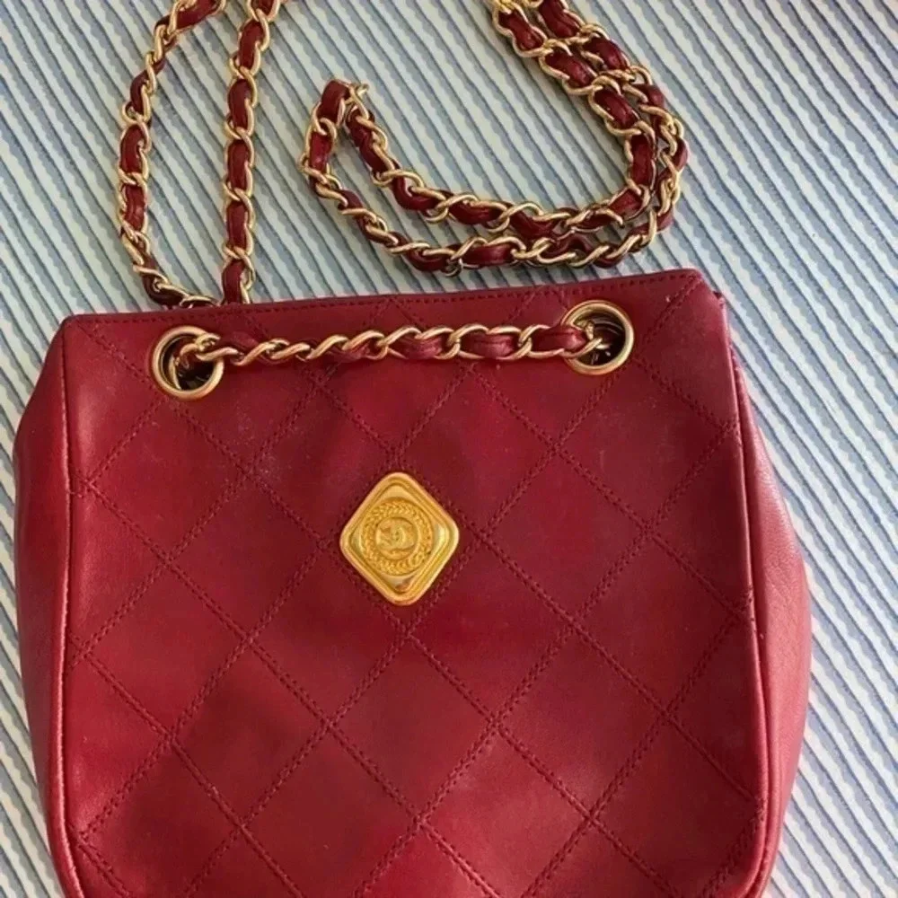𝅺Chanel Vintage Red‎ Leather Crossbody Bag - Picture 6 of 14